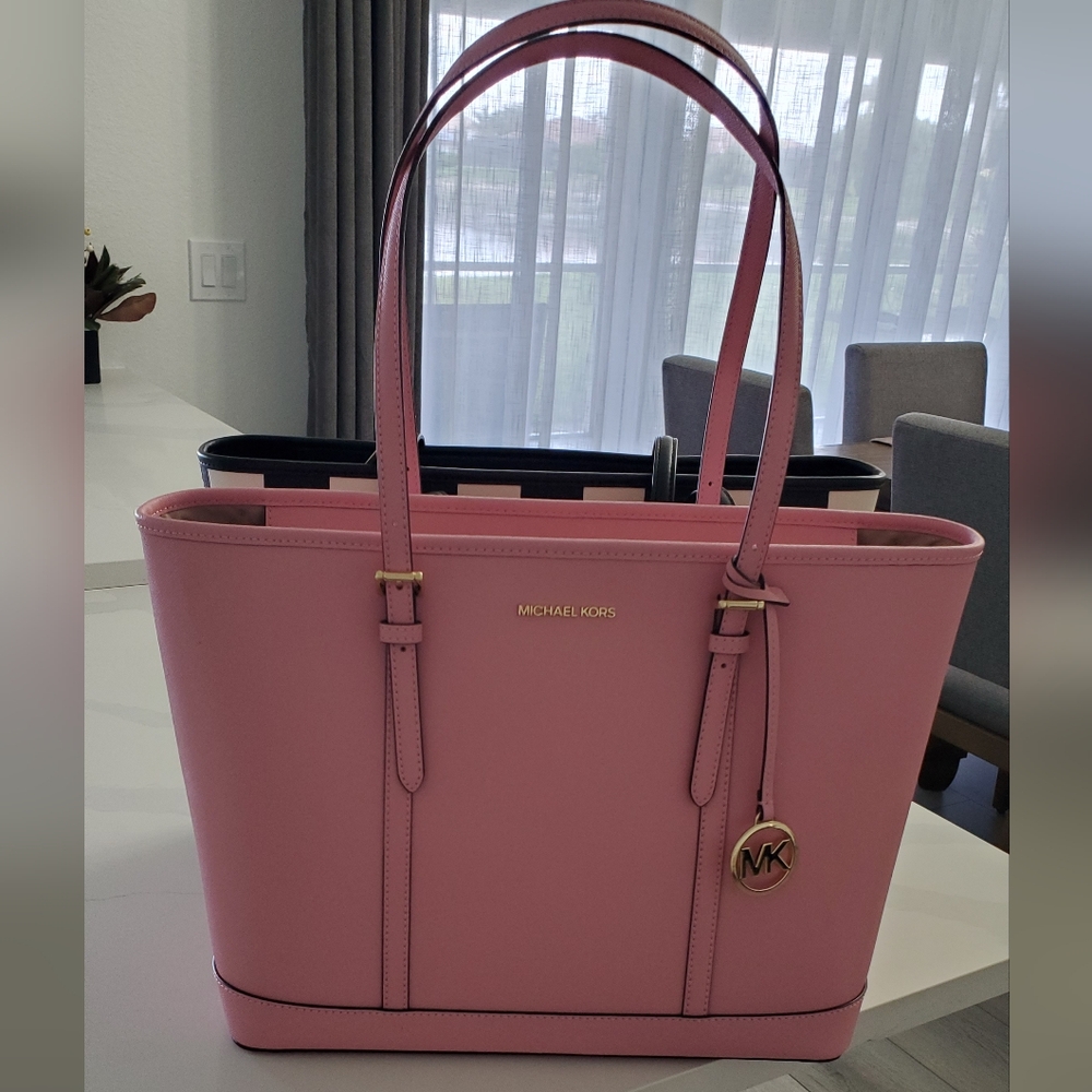 New Michael kors bag travel, pink
